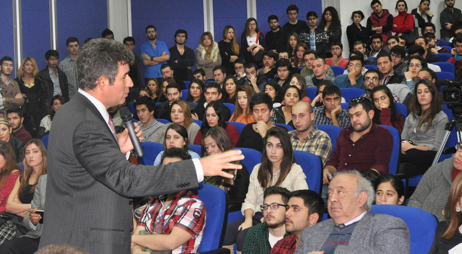 Türkiye Barolar Birliği Başkanı Av. Prof. Dr. Metin Feyzioğlu DAÜ’de konferans verdi