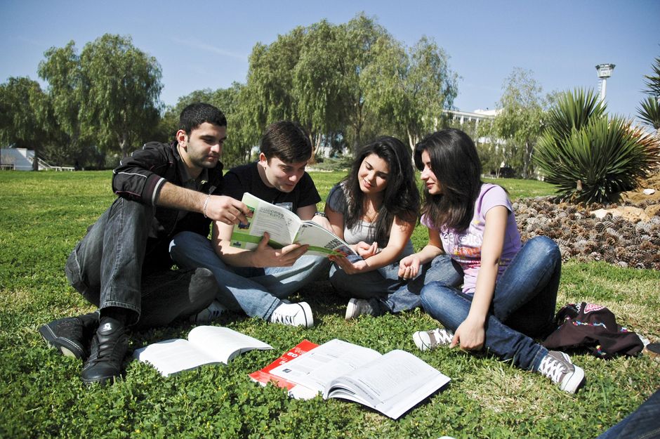 DAÜ Lisansüstü Programlarına Öğrenci Kayıtları Devam Ediyor