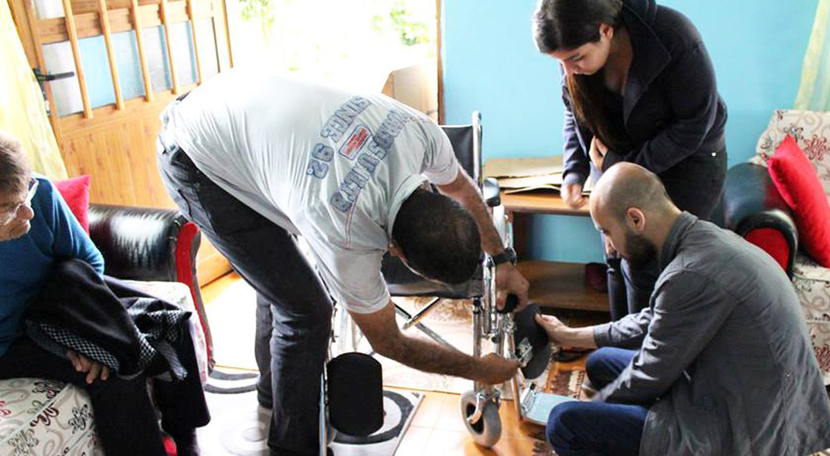 DAÜ’den Mavi Kapaklarla Yeni Bir Umut