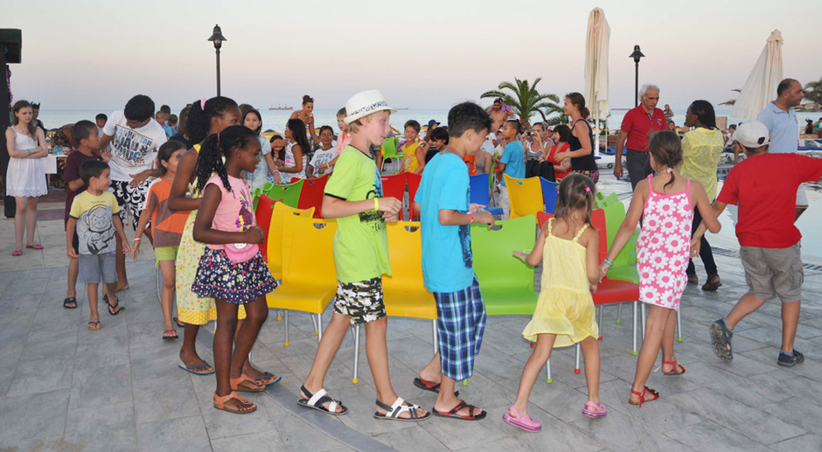 EMU Organises “Creative Child” Activity