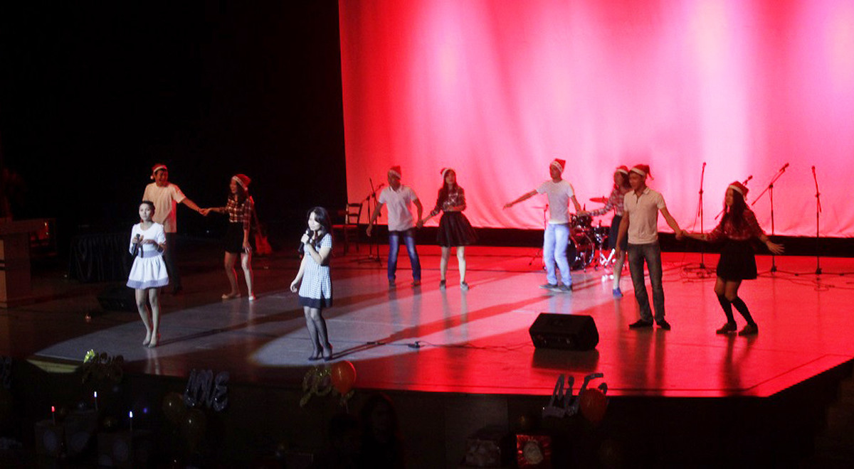 Students of EMU Celebrated Christmas