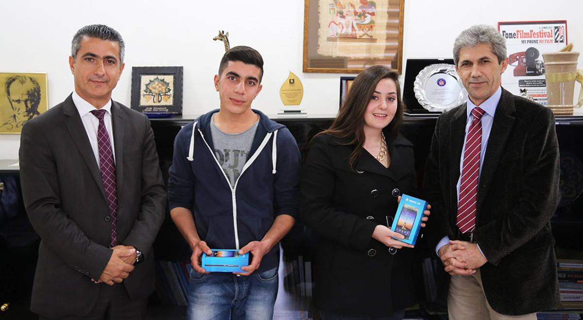 Winners of SELFEMU Receive Their Awards