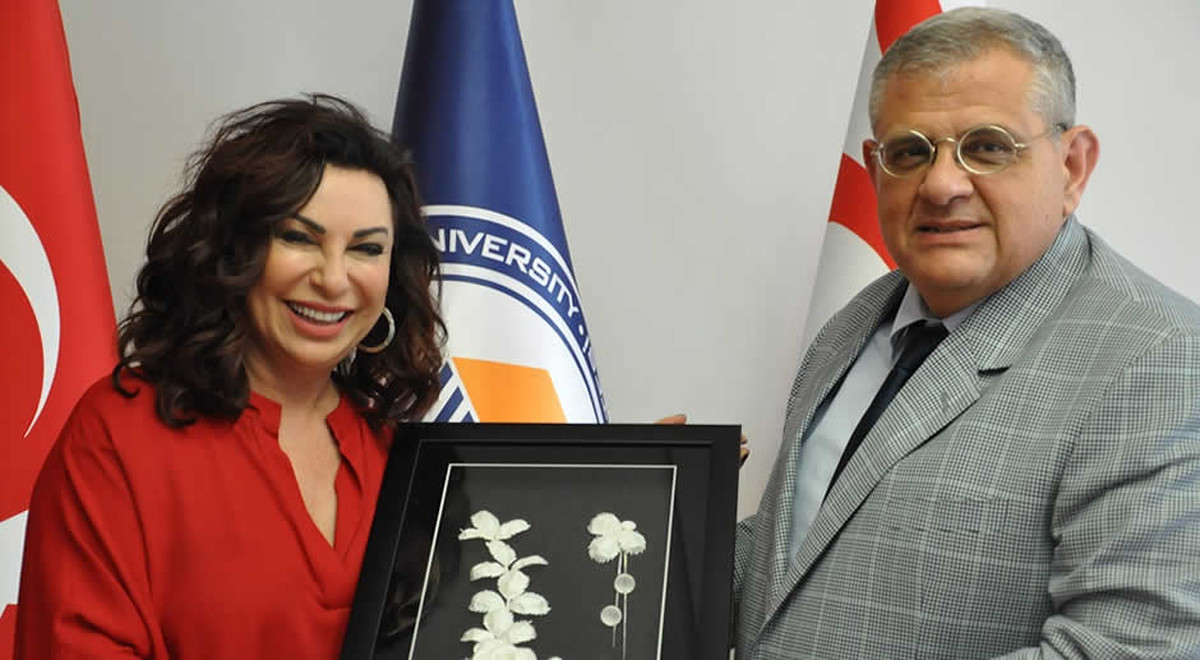 Usta Sanatçı Nilgün Belgün DAÜ`de