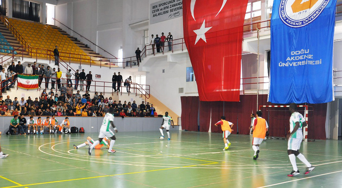 DAÜ Uluslararası Futsal Turnuvası Adım Adım Finale Yaklaşıyor
