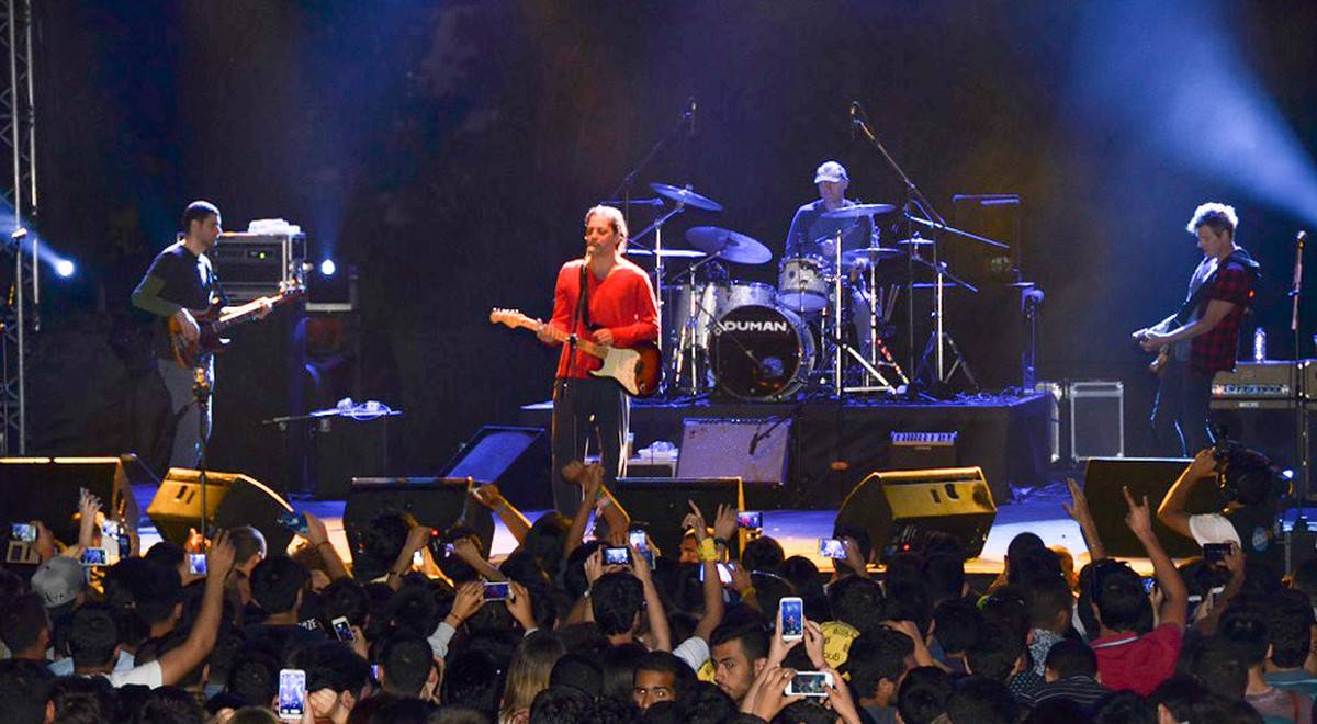 “Duman”dan  Muhteşem Konser – 21. Bahar Festivali Başladı