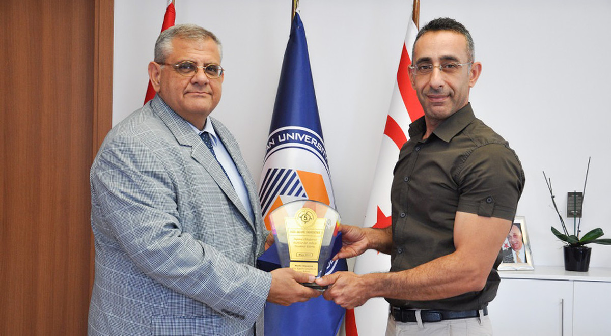 Gazimağusa Özel Eğitim Merkezi DAÜ’ye Teşekkür Plaketi Takdim Etti