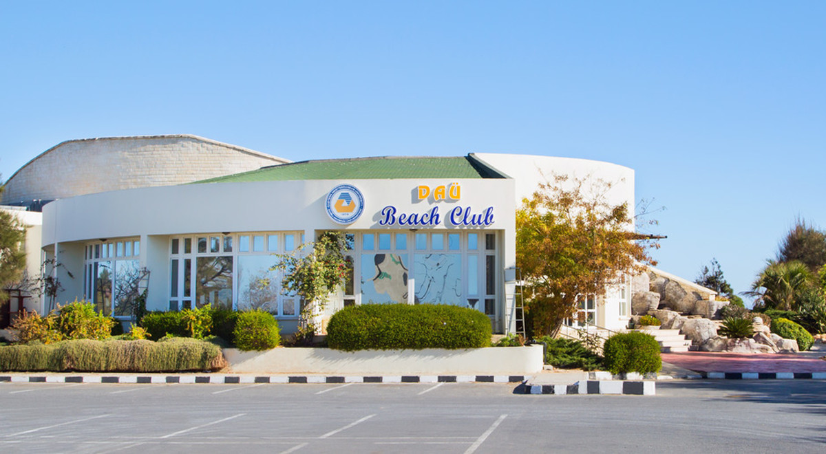 EMU Beach Club Offers Free Entrance