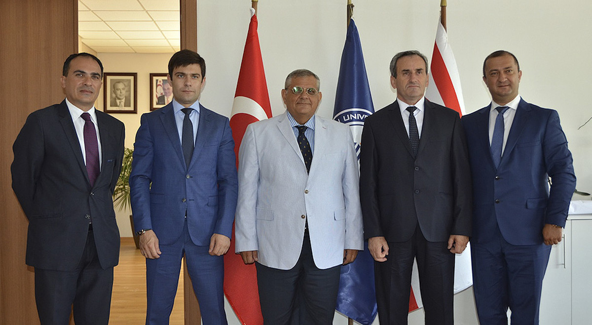 Abhazya Eğitim ve Bilim Bakanı DAÜ’yü Ziyaret Etti