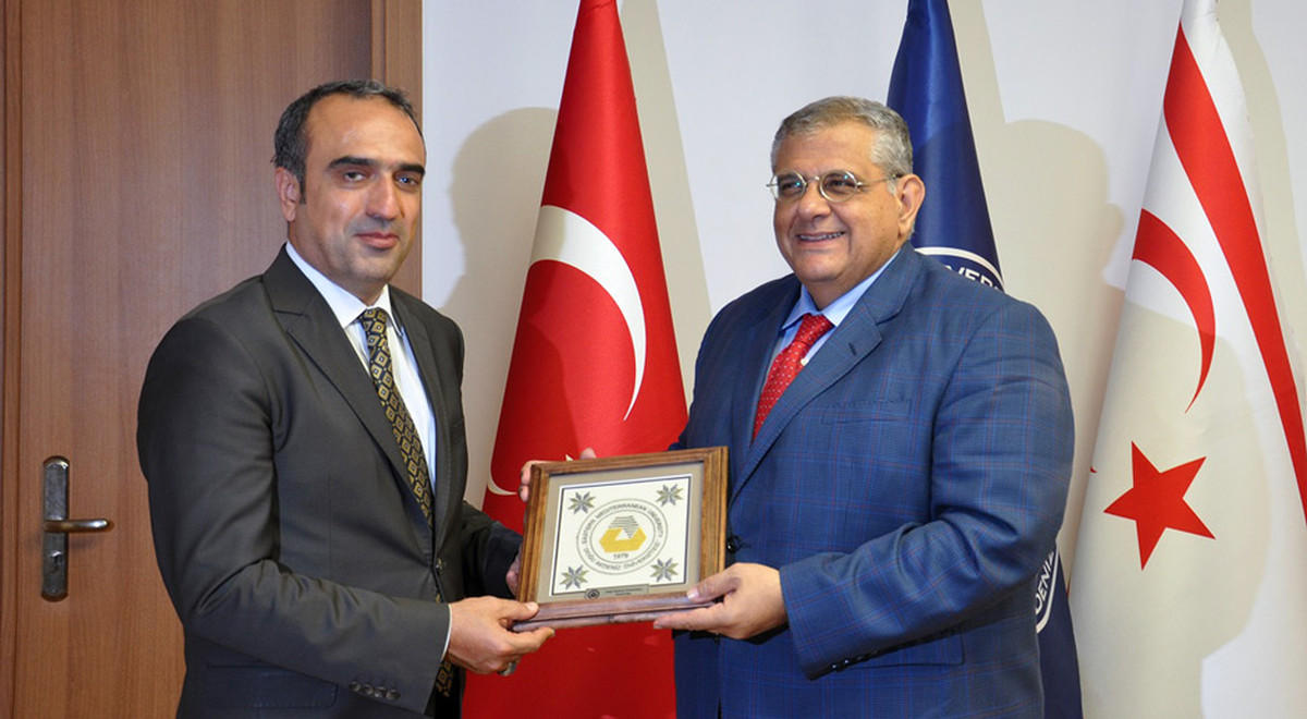 24. Dönem AK Parti Diyarbakır Milletvekili Cuma İçten DAÜ Rektör Vekili Prof. Dr. Necdet Osam’ı Ziyaret Etti