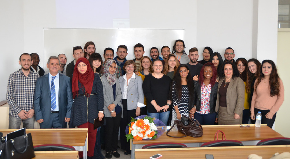 EMU Hosted a Presentation on “Thanksgiving Day”