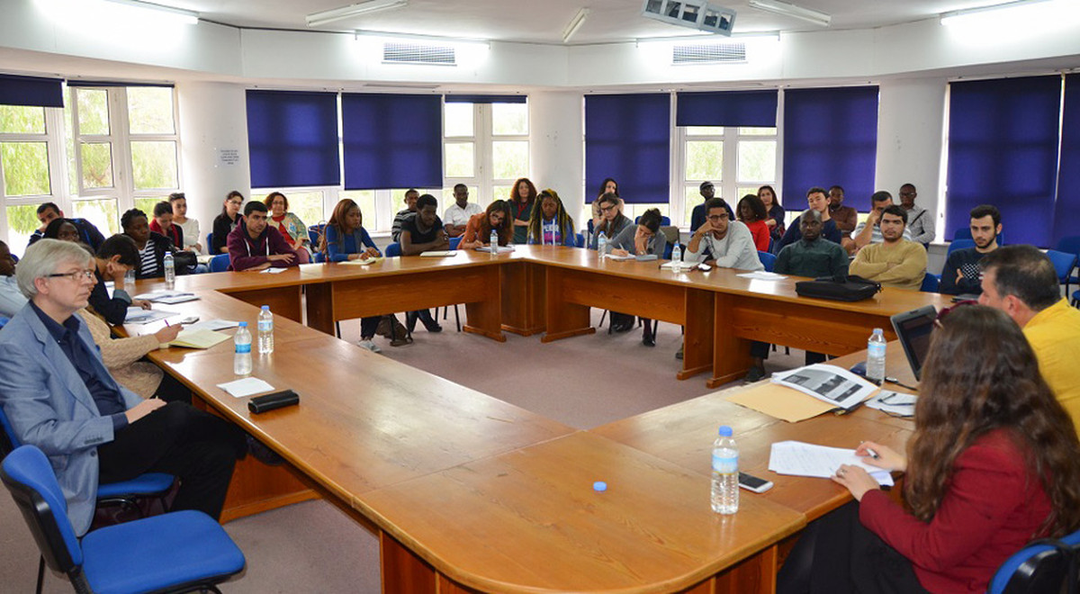 DAÜ’de “Ölmeyen Bir Geçmiş: İspanyol İç Savaşının Anısıyla Başa Çıkabilmek” Konulu Seminer Gerçekleşti