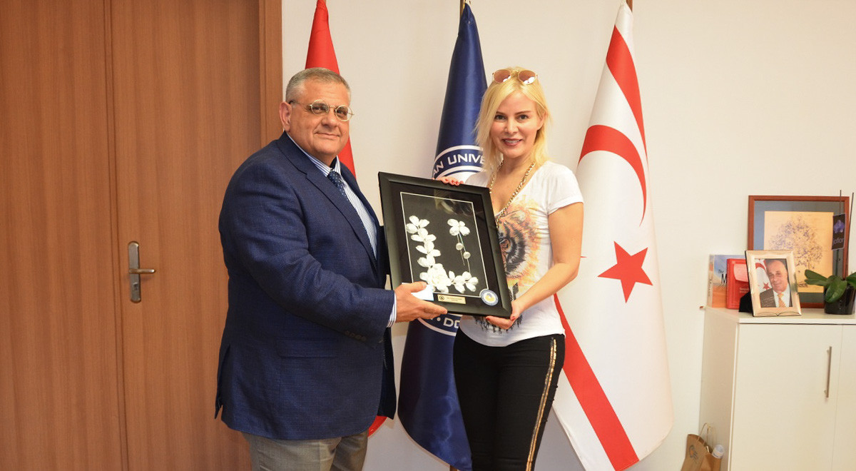 Ömür Gedik’ten ‘Hayvan Hakları’ Konulu Söyleşi