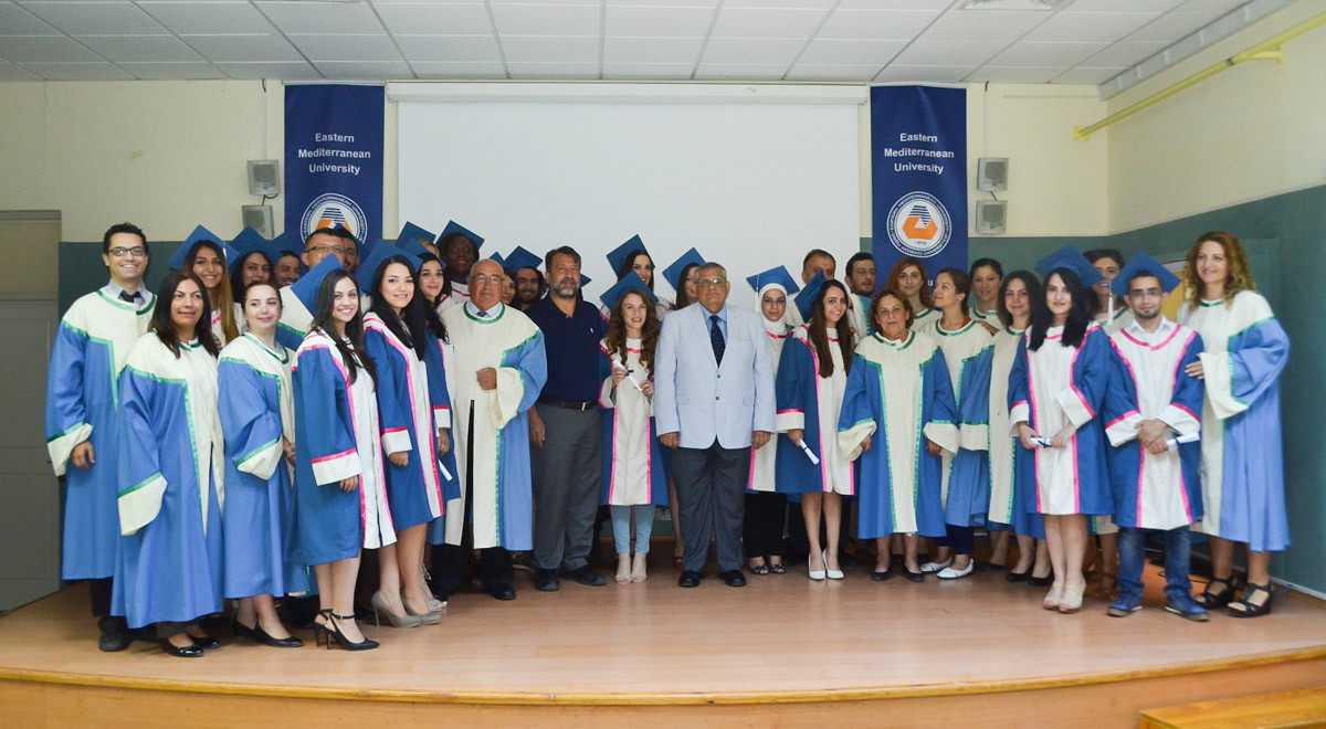 DAÜ Eczacılık Fakültesi İlk Mezunları İçin Yemin Töreni Düzenledi