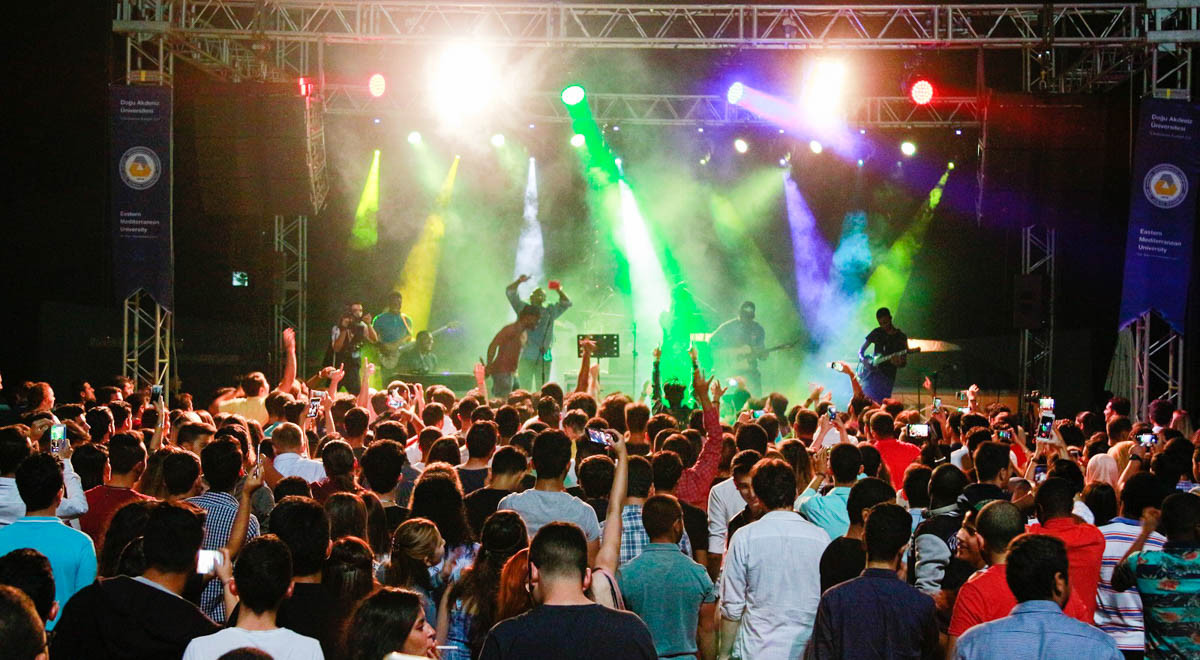 DAÜ Yeni Öğrencilerine “Hoşgeldiniz” Dedi