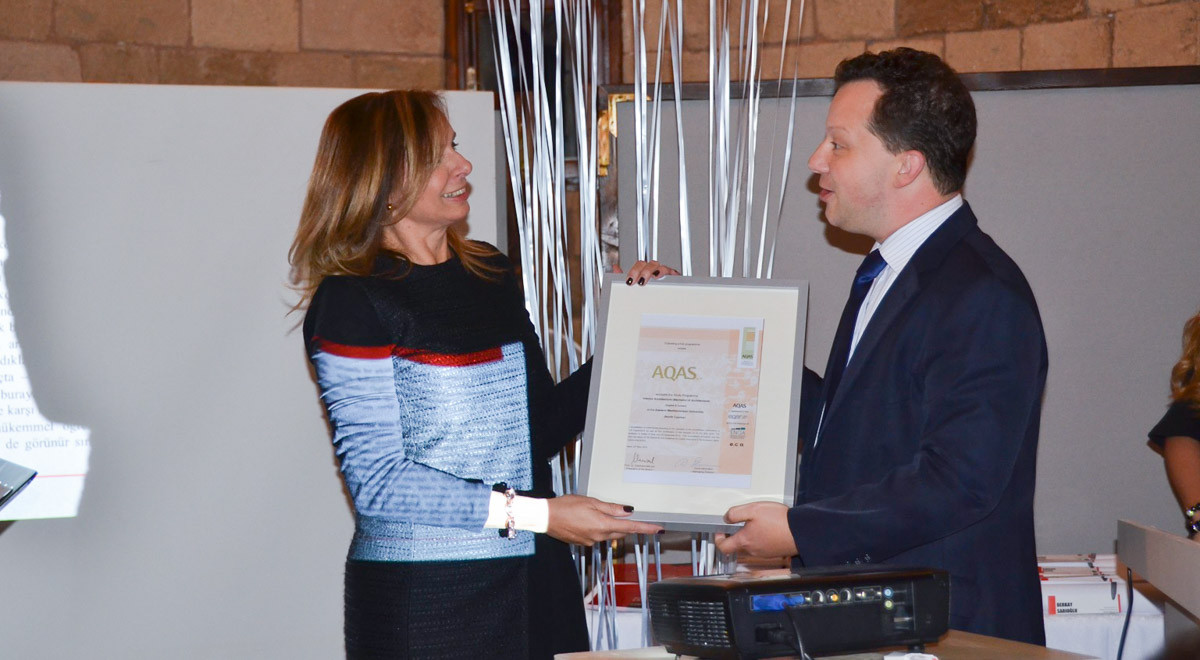 DAÜ İç Mimarlık Bölümü’nde Bir Gecede İki Kutlama