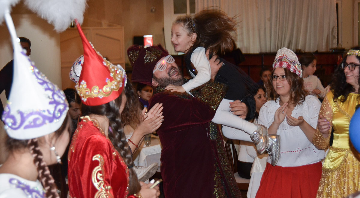 DAÜ Öğrencilerinden Çocuklar İçin Yeni Yıl Organizasyonu