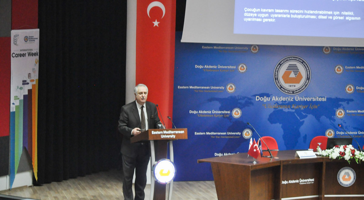 DAÜ Eğitim Fakültesi’nde “Çocuk Okur, Büyük Düşünür” Konulu Söyleşi Gerçekleştirildi