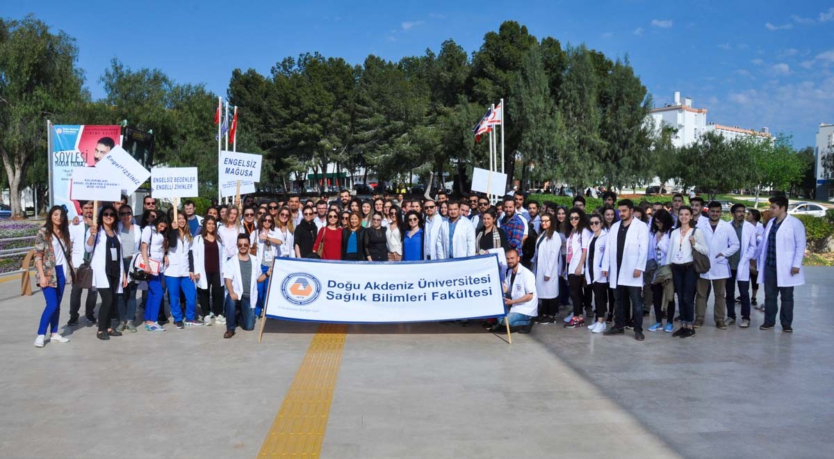 DAÜ Fizyoterapi ve Rehabilitasyon Bölümü Öğrencileri Sağlık İçin Yürüdü