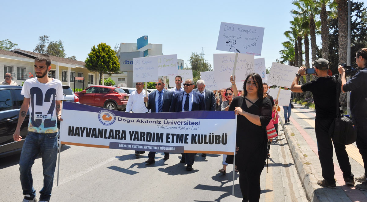 DAÜ’lüler Hayvan Dostları İçin Yürüdü