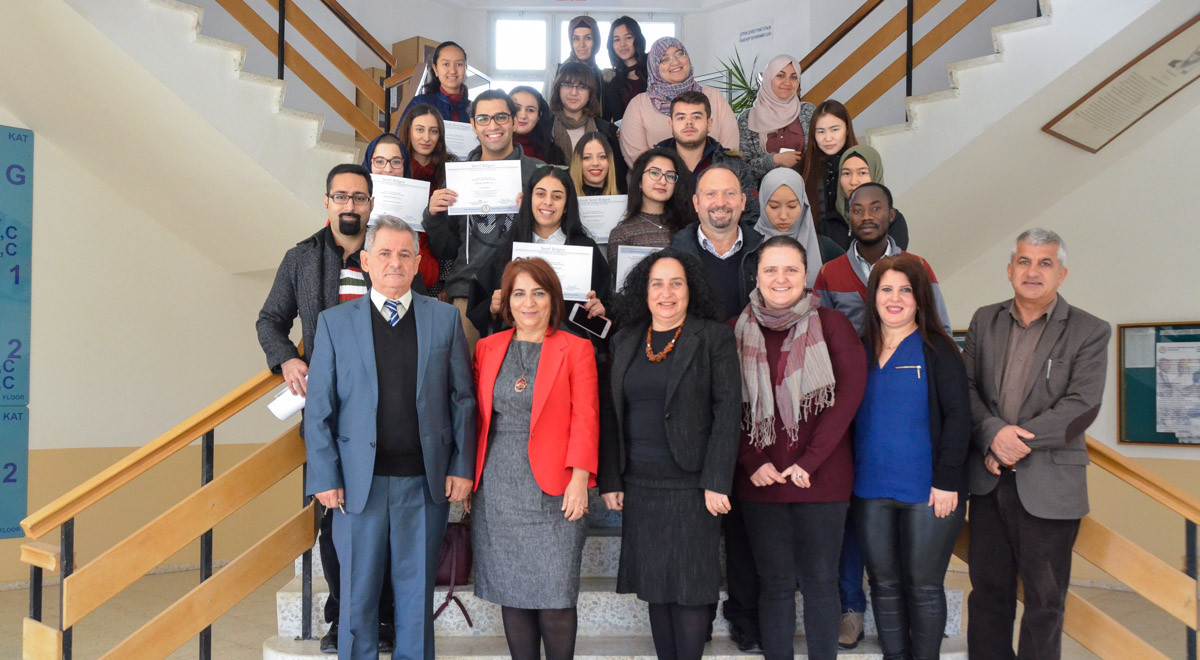 DAÜ Yabancı Diller Eğitimi Bölümü Başarılı Öğrencilerine Sertifikalarını Verdi