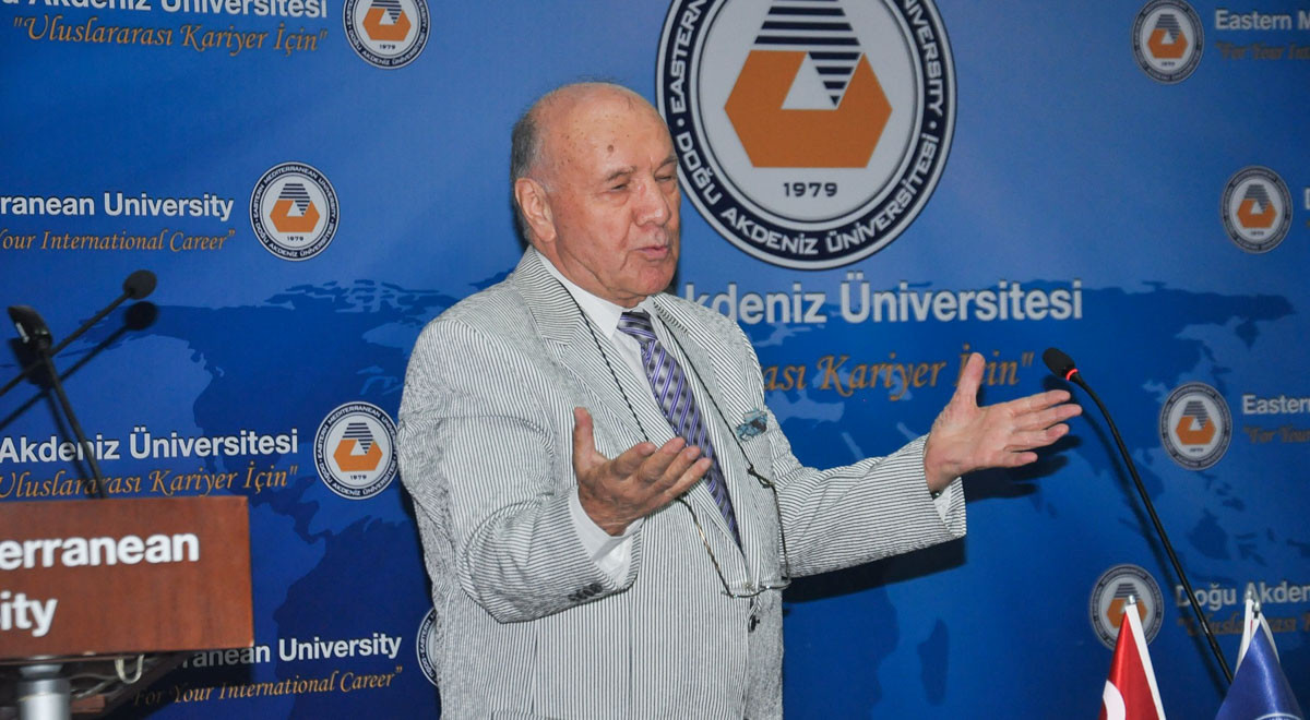 Osman Şahin DAÜ’de Öğrencilerle Bir Araya Geldi