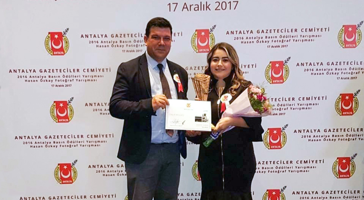 EMU Graduate Esra Köksal Receives Journalist of the Year Award