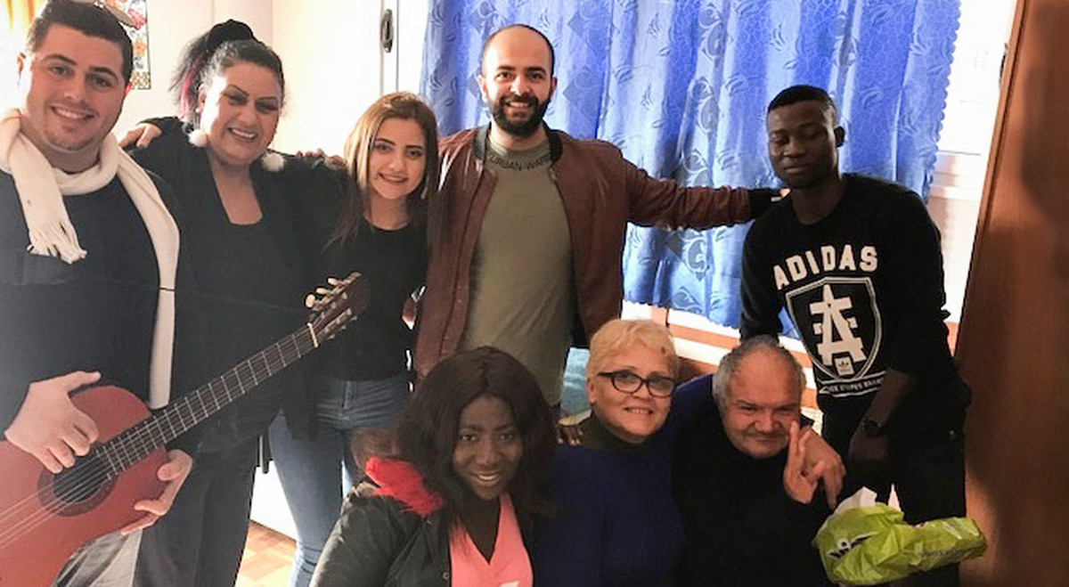 DAÜ Öğrencileri Yaşlıları Unutmuyor