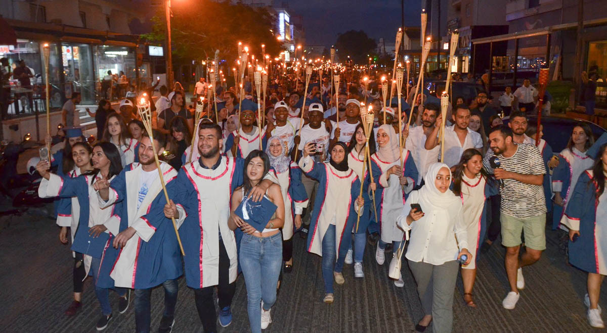 2017-2018 Academic Year Spring Semester Graduates Bid Farewell to The City Through a Torchlight Procession