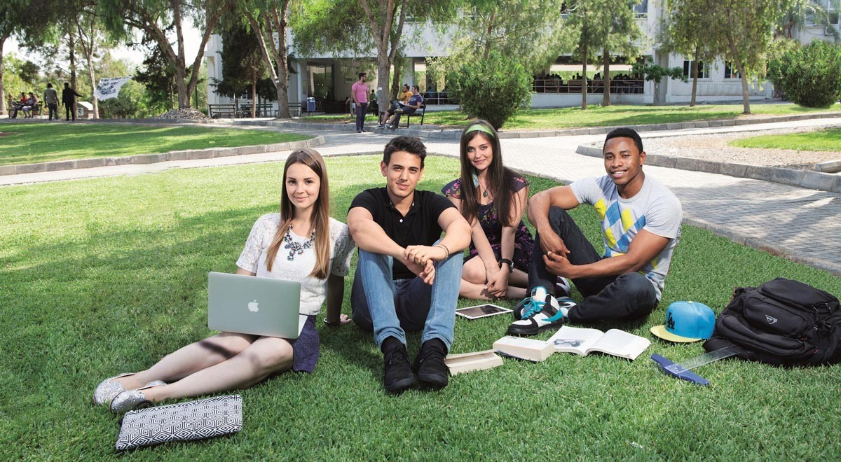 DAÜ Öğrencileri Dünyayı Keşfediyor