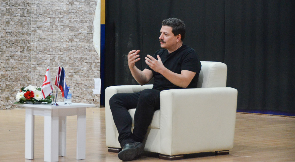Ünlü Yönetmen Mehmet Turgut DAÜ’de Söyleşi Gerçekleştirdi