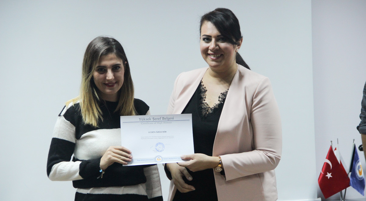 DAÜ Sinema-Televizyon Bölümü Sertifika Töreninin Konuğu Aysu Basri Akter Oldu