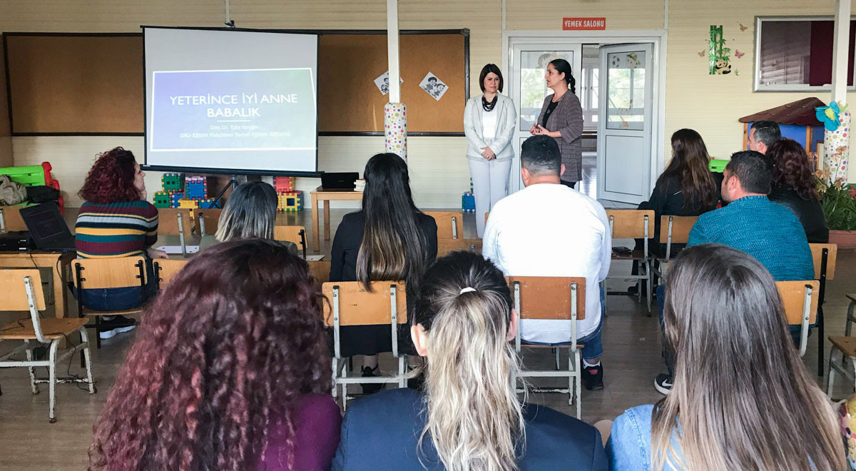 EMU Academic Staff Member Delivers Educational Talk on Raising Children