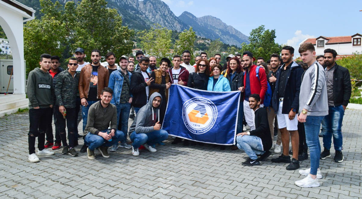 DAÜ Yabancı Diller ve İngilizce Hazırlık Okulu’ndan “Yaşlılarımızı Önemsemek” Projesi