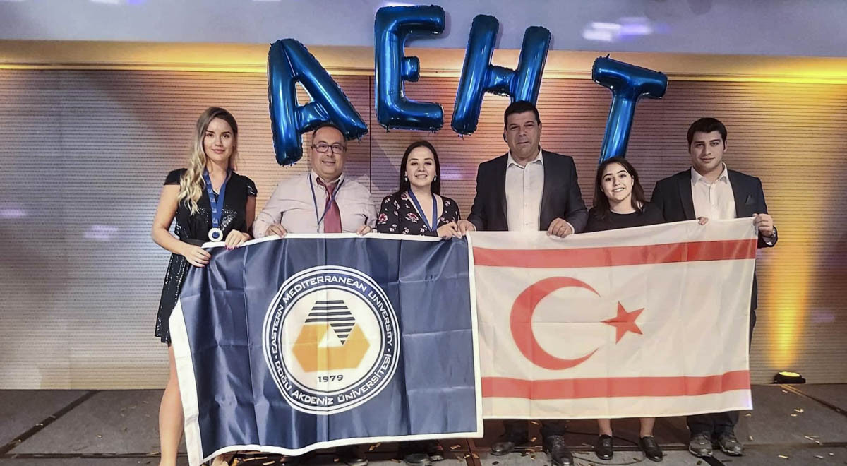 DAÜ Gastronomi ve Mutfak Sanatları Bölümü AEHT Yarışmalarında Bir Gümüş ve Bir Bronz Madalya Kazandı