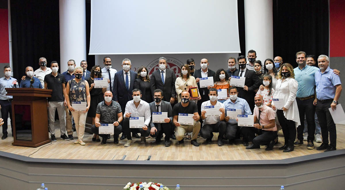 DAÜ’den, Pandemi Yardım Sürecinde Katkıda Bulunanlara Sertifika Takdim Edildi