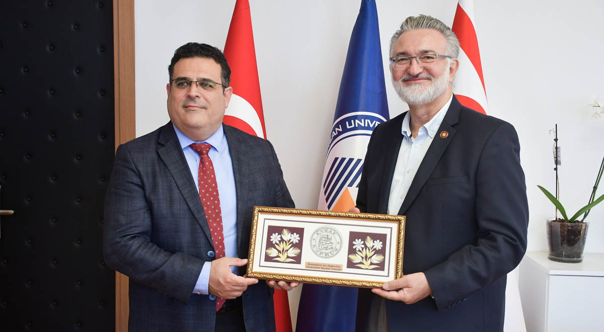 Kıbrıs Vakıflar İdaresi Tarafından 15 DAÜ Öğrencisine Burs Verildi