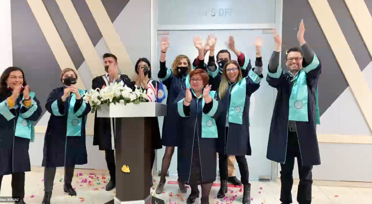 DAÜ Eczacılık Fakültesi 2020-2021 Güz Mezunları İçin Meslek Yemini Töreni Düzenledi