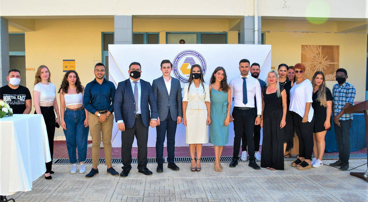 DAÜ, Öğrenci Konseyi İçin Plaket ve Sertifika Töreni Düzenledi