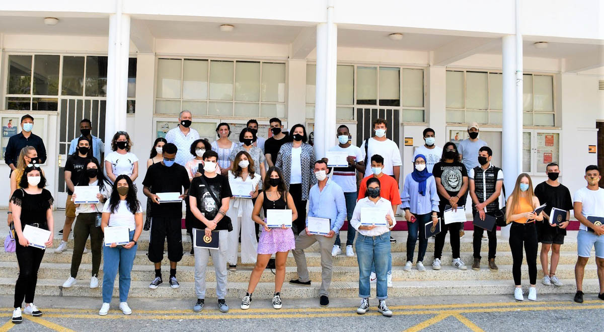 DAÜ Sinema ve Televizyon Bölümü Şeref ve Yüksek Şeref Öğrencileri İçin Sertifika Töreni Düzenledi