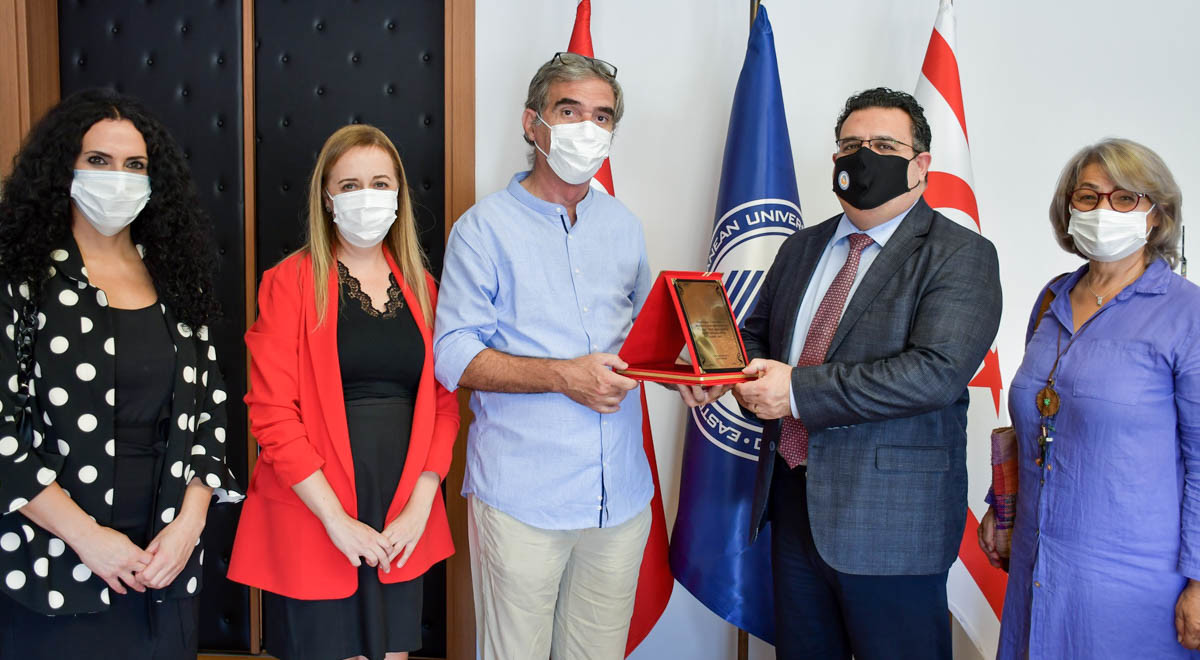 Özgür Sanat Tiyatro ve Kültür Derneği’nden DAÜ’ye Ziyaret