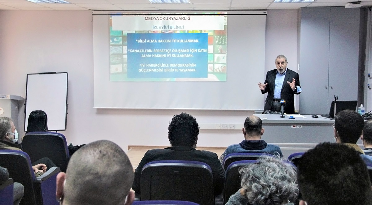 Gazeteci Oğuz Haksever DAÜ’de  Seminer Verdi