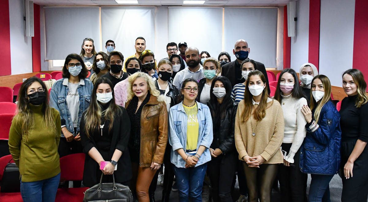 Dünyaca Tanınmış Araştırmacı DAÜ Turizm Fakültesi’nde “Araştırma Yayın Süreci” Konulu Seminer ve Atölye Çalışması Gerçekleştirdi