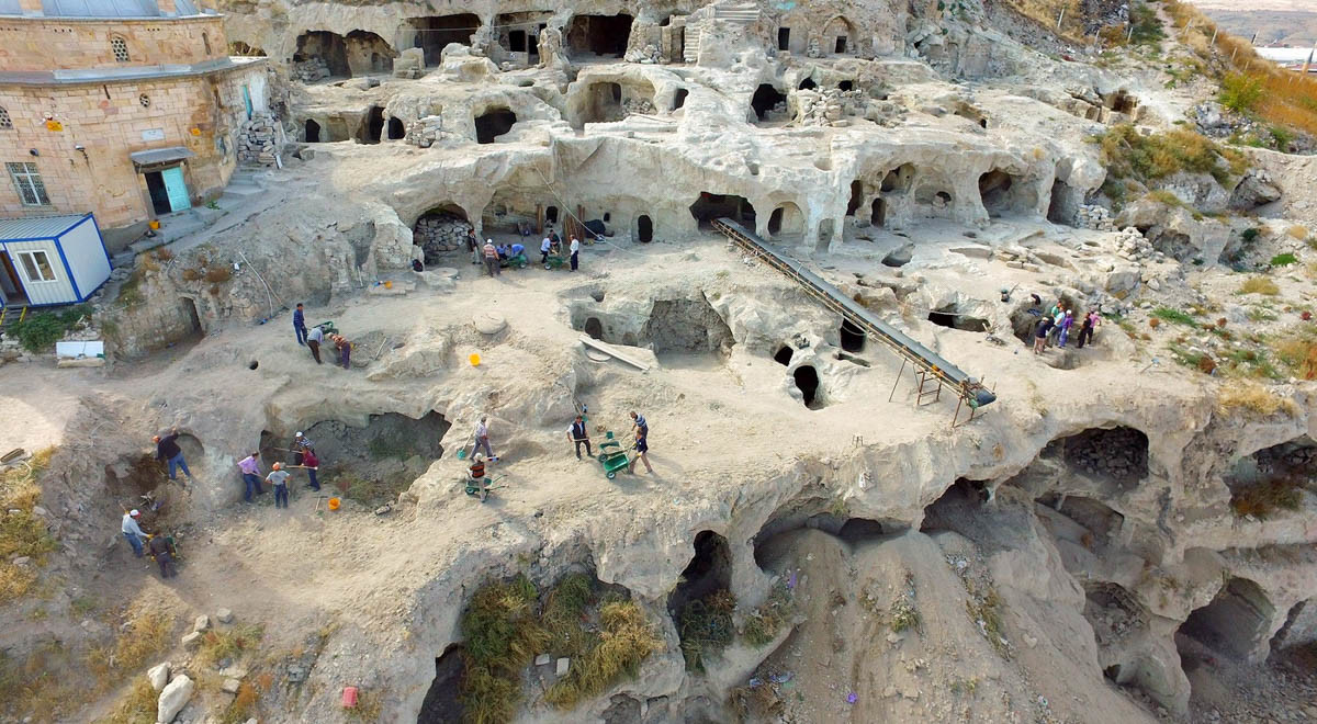 DAÜ Mimarlık Fakültesi, Mağusa İnisiyatifi İş Birliği ile Restorasyon Uzmanı Yüksek Mimar Aslı Özbay’ı Ağırladı
