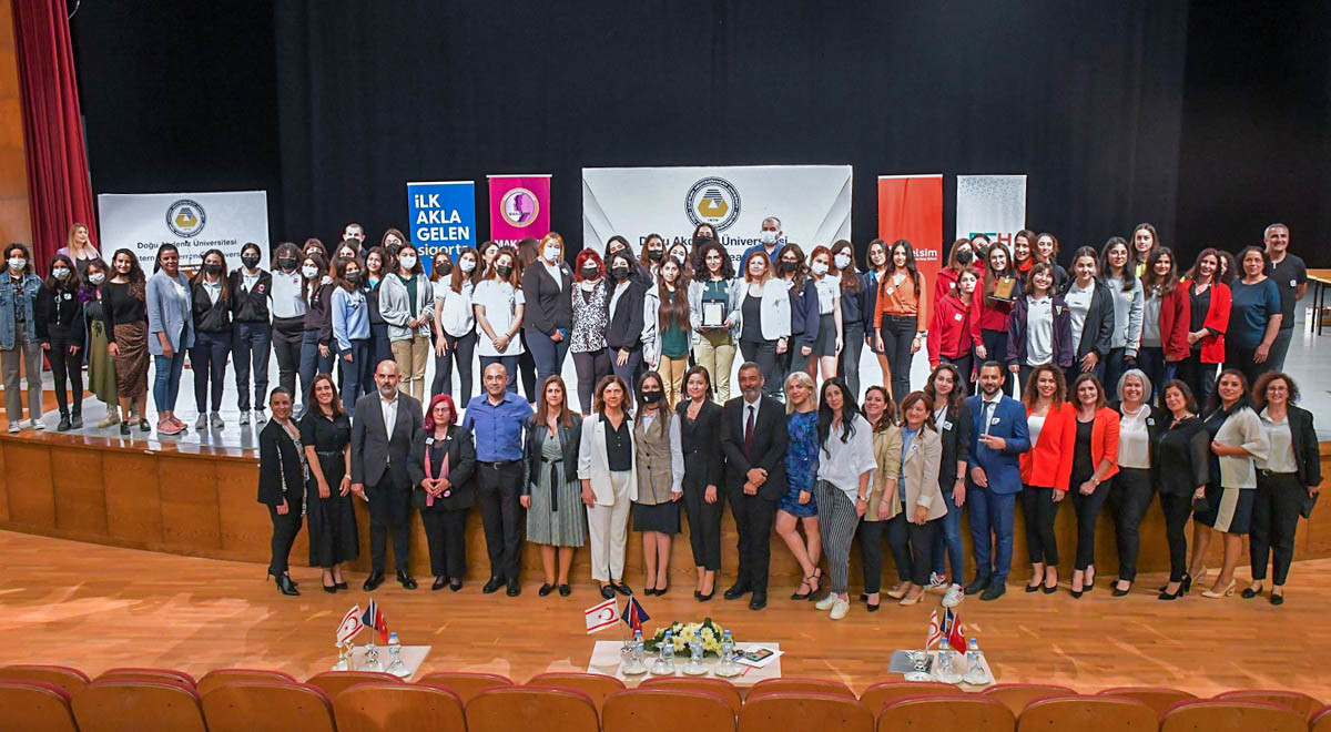 DAÜ’de “Dijital Dünyada Verilerin Yolculuğu” Konulu Liseler Arası Seminer ve Yarışma Gerçekleştirildi