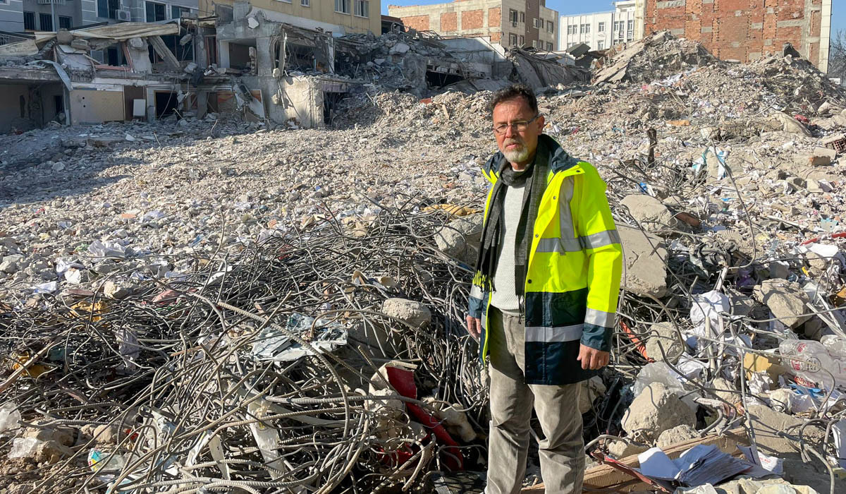 DAÜ Öğretim Üyesi Doç. Dr. Mehmet Cemal Geneş Isias Otel Enkazında