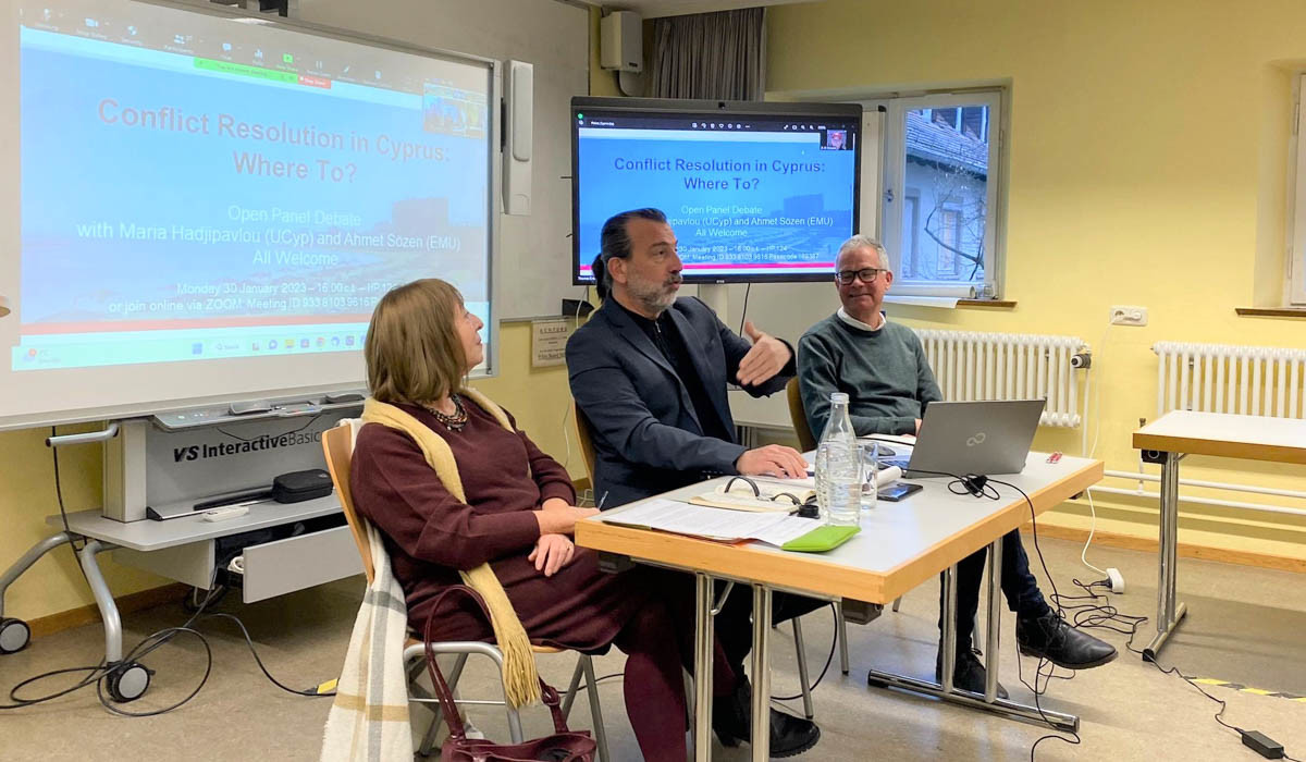 DAÜ Siyaset Bilimi ve Uluslararası İlişkiler Bölüm Başkanı Prof. Dr. Ahmet Sözen Tübingen Üniversitesi Öğrencilerine Seminerler Verdi