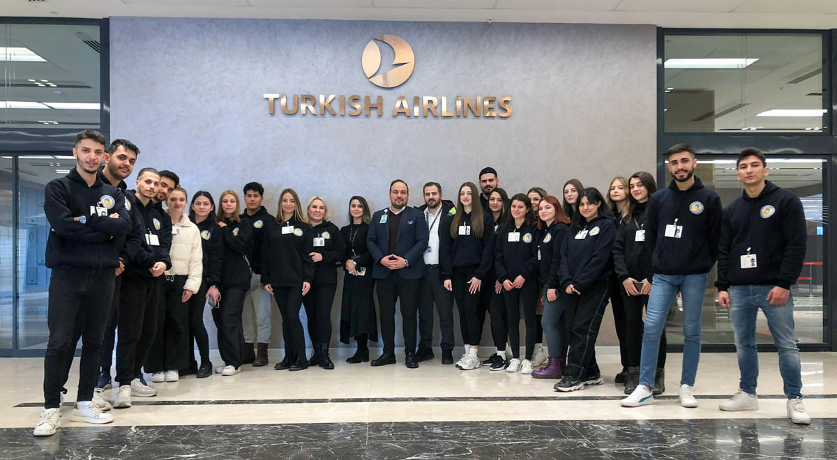 DAÜ Sivil Havacılık Kabin Hizmetleri Öğrencileri Uygulamalı Mock-Up ve Havalimanı Eğitimlerini Başarıyla Tamamladı