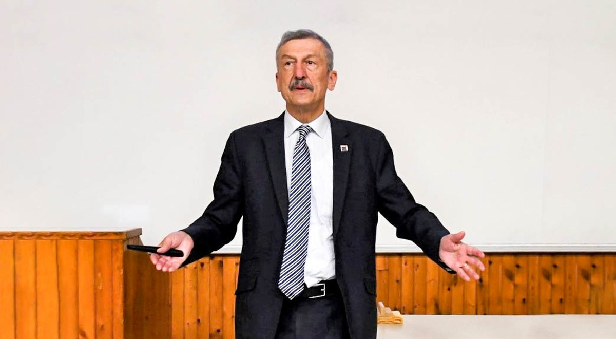 Award-Winning Analytical Chemistry Professor Prof. Dr. Mustafa Reşat Apak Gives a Seminar in EMU