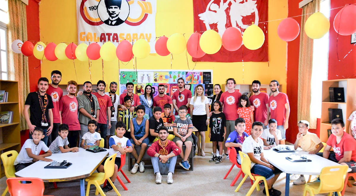 Ultraslan Uni – Doğu Akdeniz Şehit Zeki Salih İlkokulu’nda Şampiyon Melekler Takımı Kütüphanesi’nin Açılışını Yaptı