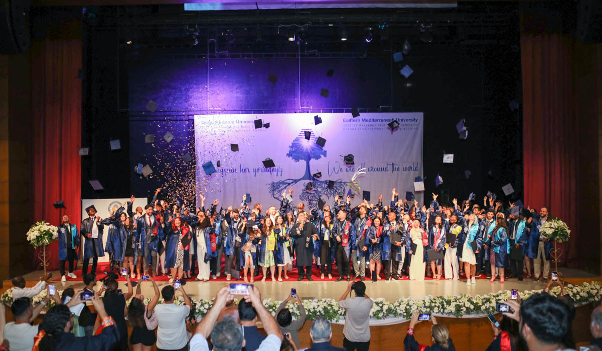 DAÜ Doktora ve Yüksek Lisans Mezunları Diplomalarını Aldı